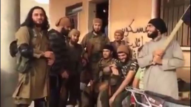 Azərbaycanlı İŞİD-çilər `müğənniliyə` başladılar - VİDEO